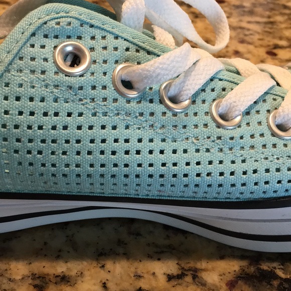 Women’s Aqua mesh Converse - Picture 6 of 6
